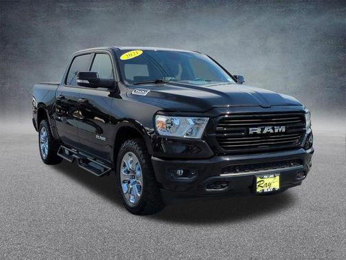 Diamond Black Crystal Pearlcoat 2021 RAM 1500 Big Horn/Lone Star