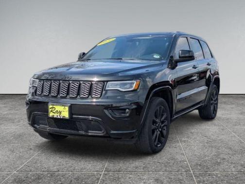 Diamond Black Crystal Pearlcoat 2020 Jeep Grand Cherokee Altitude