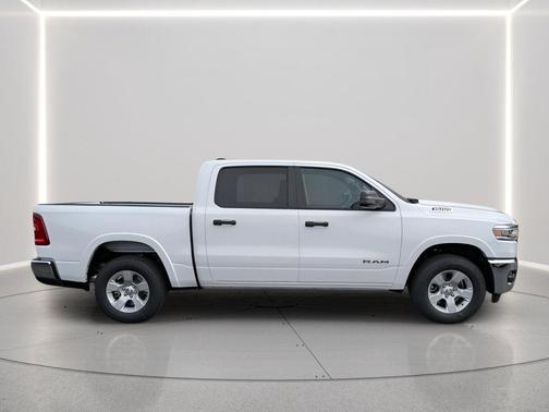 Bright White Clearcoat 2026 RAM 1500 Big Horn/Lone Star