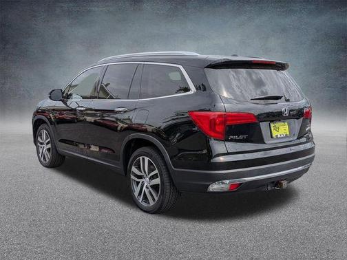 Crystal Black Pearl 2018 Honda Pilot Touring