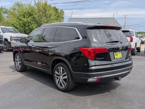 Crystal Black Pearl 2018 Honda Pilot Touring