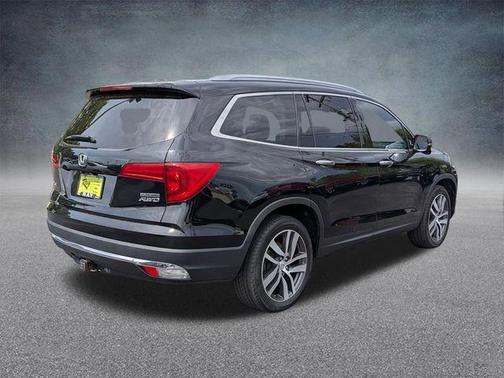 Crystal Black Pearl 2018 Honda Pilot Touring