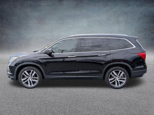 Crystal Black Pearl 2018 Honda Pilot Touring