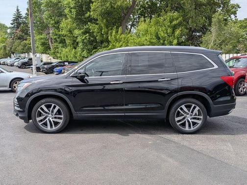 Crystal Black Pearl 2018 Honda Pilot Touring