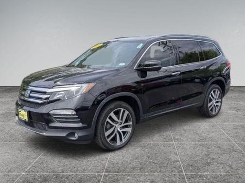 Crystal Black Pearl 2018 Honda Pilot Touring