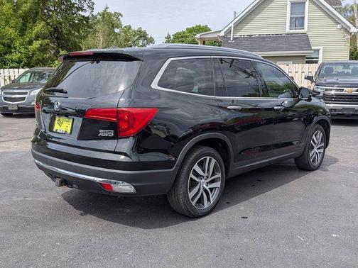 Crystal Black Pearl 2018 Honda Pilot Touring