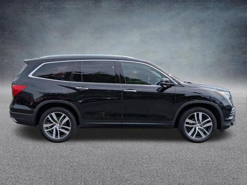 Crystal Black Pearl 2018 Honda Pilot Touring