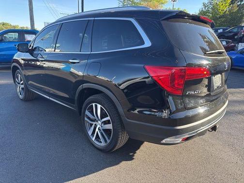 Crystal Black Pearl 2018 Honda Pilot Touring