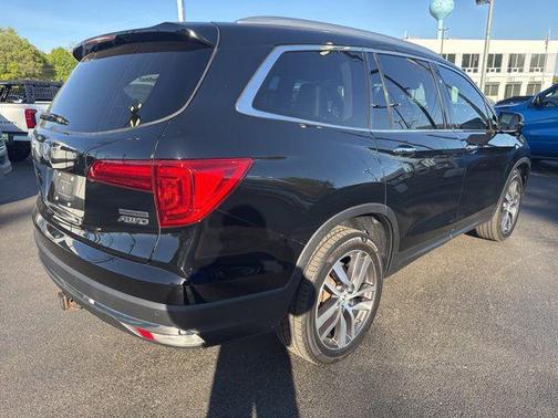 Crystal Black Pearl 2018 Honda Pilot Touring
