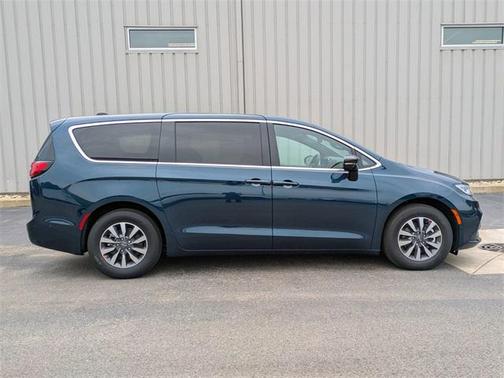 2025 Chrysler Pacifica Hybrid Select