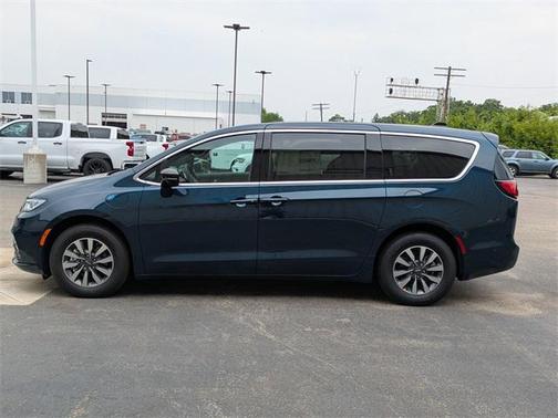 2025 Chrysler Pacifica Hybrid Select