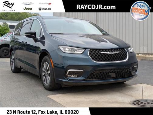 2025 Chrysler Pacifica Hybrid Select