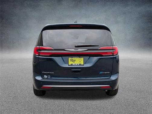 2025 Chrysler Pacifica Hybrid Select
