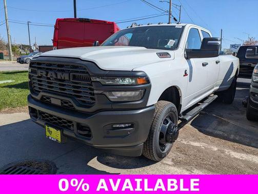 Bright White Clearcoat 2026 RAM 3500 Tradesman Crew Cab 4x4 8' Box