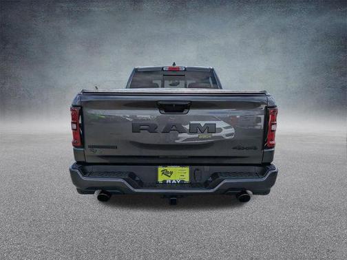 Granite Crystal Metallic Clearcoat 2026 RAM 1500 Big Horn/Lone Star