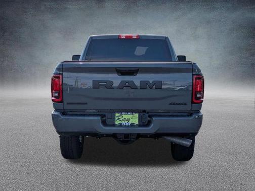 Ceramic Gray Clearcoat 2026 RAM 2500 Big Horn Crew Cab 4x4 6'4' Box