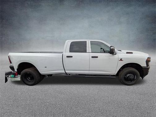 2026 RAM 3500 Tradesman Crew Cab 4x4 8' Box