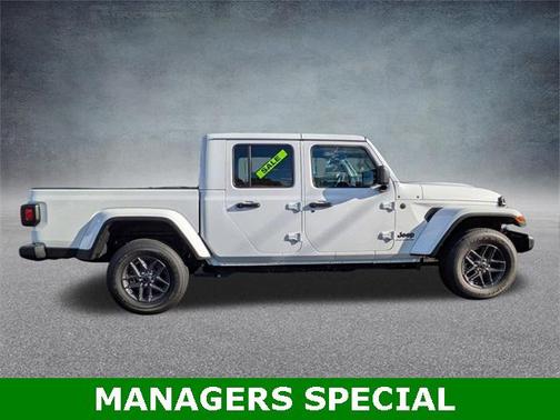 2025 Jeep Gladiator Sport S