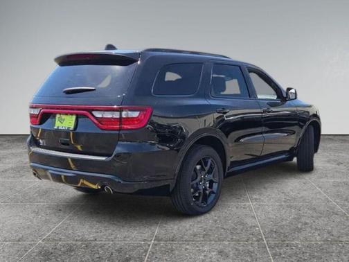 DB Black Clearcoat 2026 Dodge Durango GT Premium AWD HEMI V8