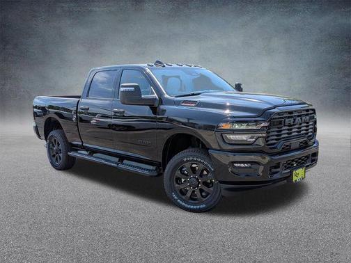 Diamond Black Crystal Pearlcoat 2026 RAM 2500 Lone Star Crew Cab 4x4 6'4' Box