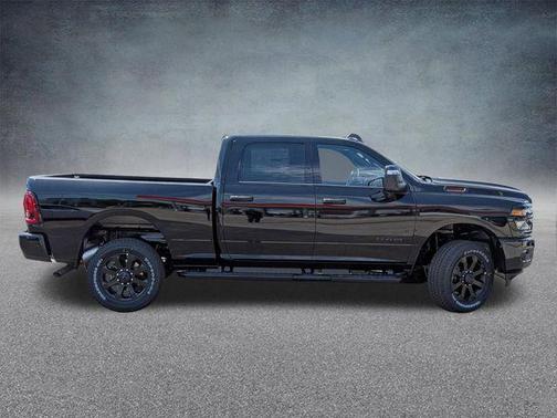 Diamond Black Crystal Pearlcoat 2026 RAM 2500 Lone Star Crew Cab 4x4 6'4' Box