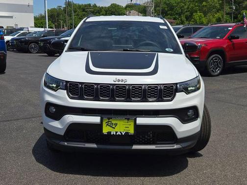 Bright White Clearcoat 2026 Jeep Compass Latitude