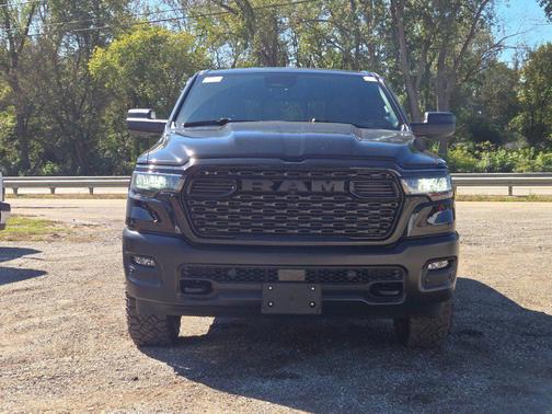 Diamond Black Crystal Pearlcoat 2026 RAM 1500 Warlock Crew Cab 4x4 5'7' Box