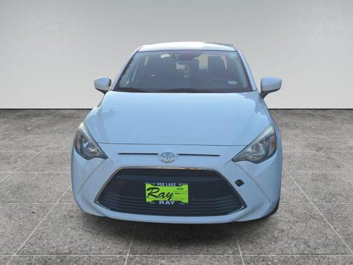 Frost 2017 Toyota Yaris iA Base