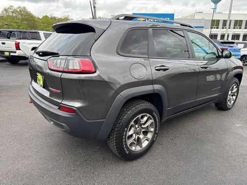 Granite Crystal Metallic Clearcoat 2020 Jeep Cherokee Trailhawk