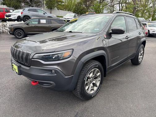 Granite Crystal Metallic Clearcoat 2020 Jeep Cherokee Trailhawk