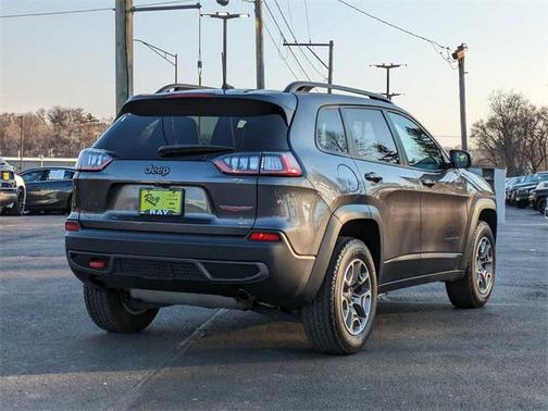 Granite Crystal Metallic Clearcoat 2020 Jeep Cherokee Trailhawk