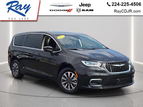 Brilliant Black Crystal Pearlcoat 2023 Chrysler Pacifica Hybrid Touring L
