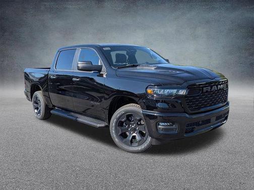 Diamond Black Crystal Pearlcoat 2026 RAM 1500 Express