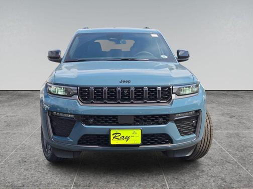 Steel Blue 2027 Jeep Grand Cherokee Limited