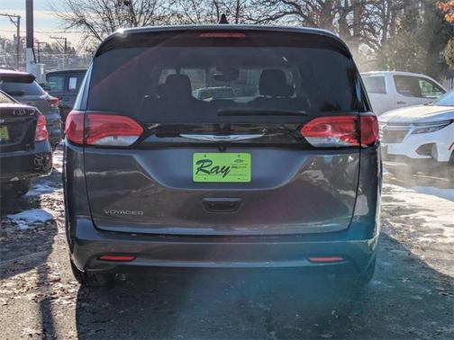 2023 Chrysler Voyager LX