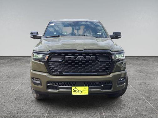 Tank 2027 RAM 1500 Big Horn/Lone Star