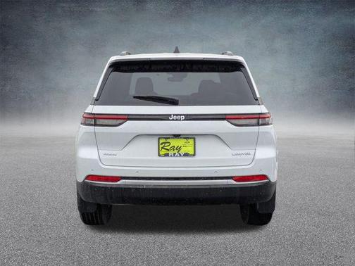 Bright White Clearcoat 2026 Jeep Grand Cherokee Limited