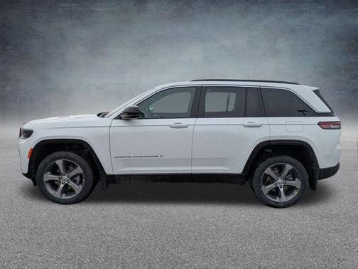 Bright White Clearcoat 2026 Jeep Grand Cherokee Limited