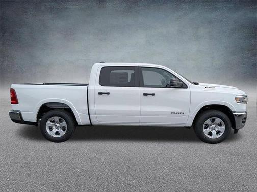 Bright White Clearcoat 2026 RAM 1500 Big Horn/Lone Star