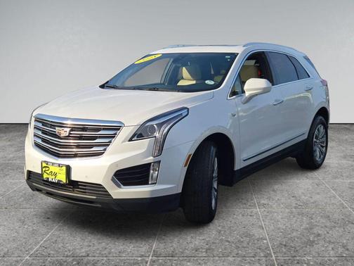 Crystal White Tricoat 2018 Cadillac XT5 Luxury