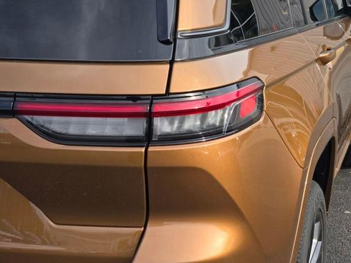 Copper Shino Metallic Clearcoat 2026 Jeep Grand Cherokee Limited