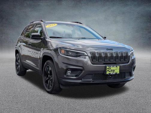 Granite Crystal Metallic Clearcoat 2023 Jeep Cherokee Altitude