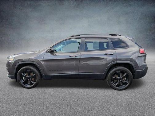 Granite Crystal Metallic Clearcoat 2023 Jeep Cherokee Altitude