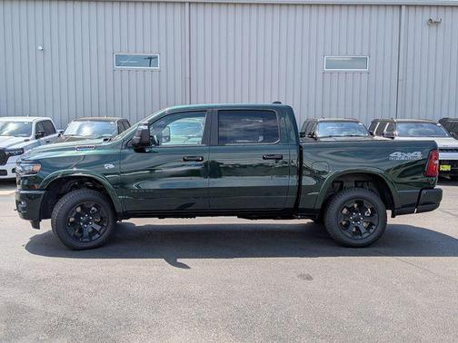 Serrano Green Metallic 2026 RAM 1500 Big Horn/Lone Star