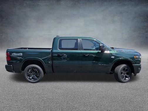 Serrano Green Metallic 2026 RAM 1500 Big Horn/Lone Star