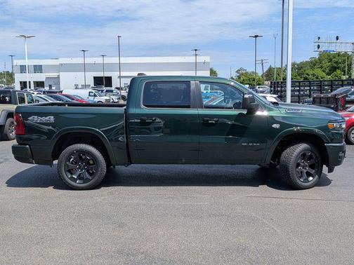 Serrano Green Metallic 2026 RAM 1500 Big Horn/Lone Star