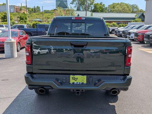 Serrano Green Metallic 2026 RAM 1500 Big Horn/Lone Star