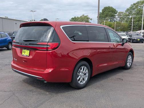 Red Hot Pearlcoat 2027 Chrysler Pacifica L