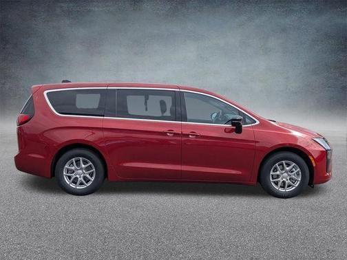 Red Hot Pearlcoat 2027 Chrysler Pacifica L