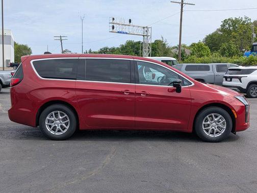 Red Hot Pearlcoat 2027 Chrysler Pacifica L